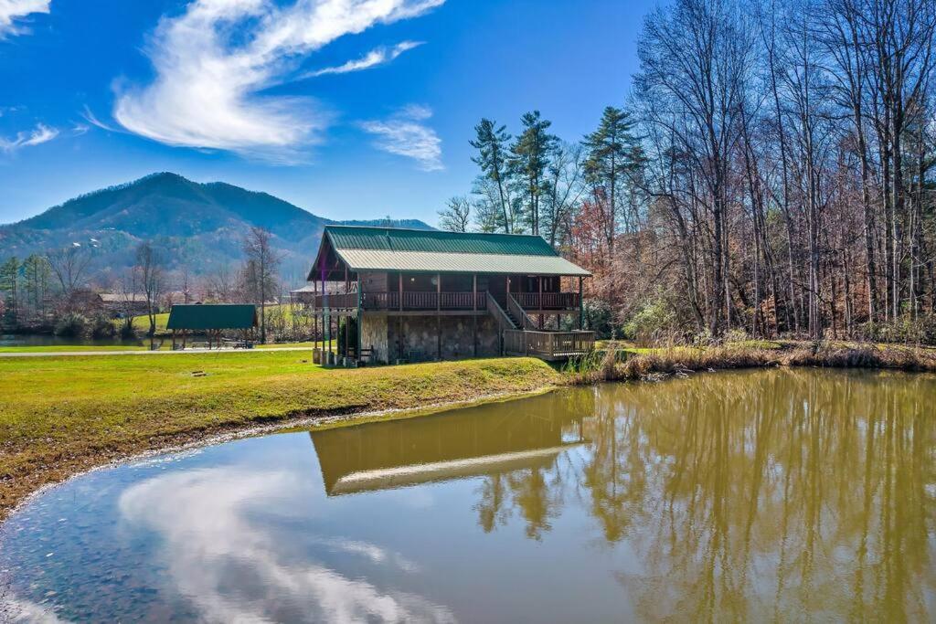 塞维尔维尔Spectacular Mtns Views With Private Hot Tub With Pool Table And Private Pond别墅 外观 照片