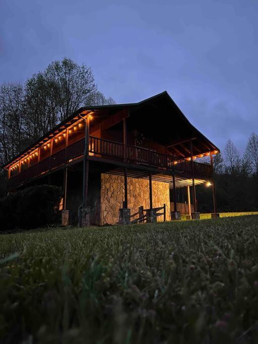 塞维尔维尔Spectacular Mtns Views With Private Hot Tub With Pool Table And Private Pond别墅 外观 照片