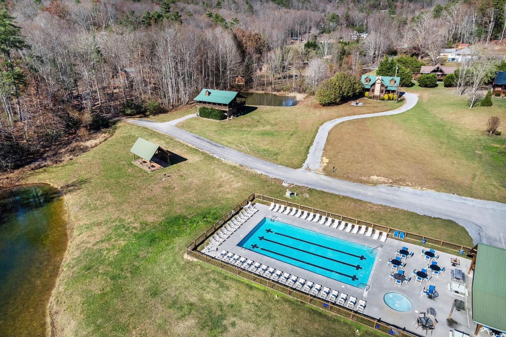 塞维尔维尔Spectacular Mtns Views With Private Hot Tub With Pool Table And Private Pond别墅 外观 照片